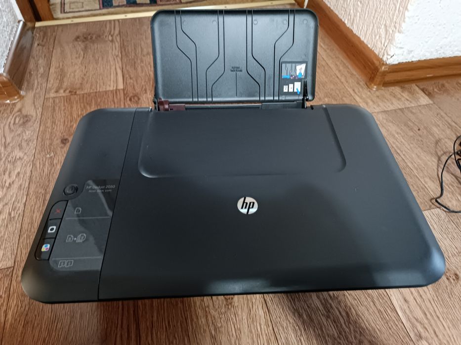 Продам принтер hp Deskjet 2050