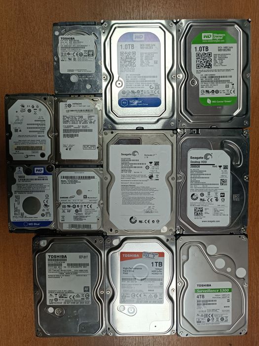 Жёсткие диски разного бренда объёма и форм фактора