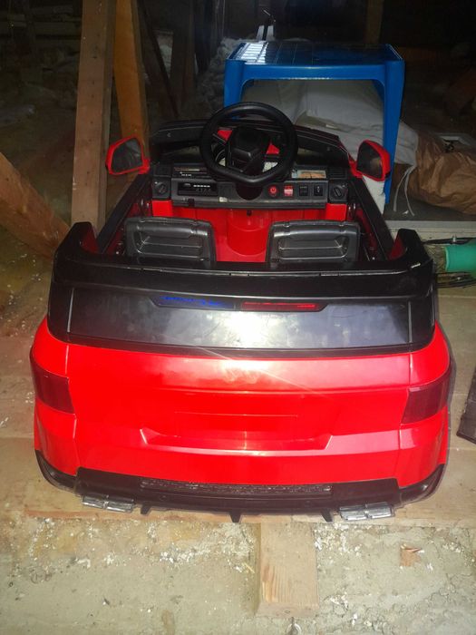 Vand masinuta copii electrica cu 2motoare