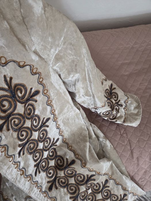 Продам новый чапан 58 размер