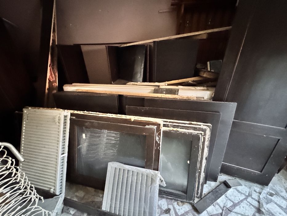 Mobilier din lemn masiv