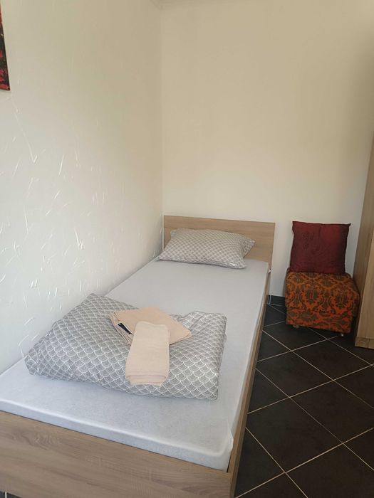 Дава се под наем Къща в Бургас, Пристанище Бургас - 170 кв.м за 183.6 € - Снимка #6