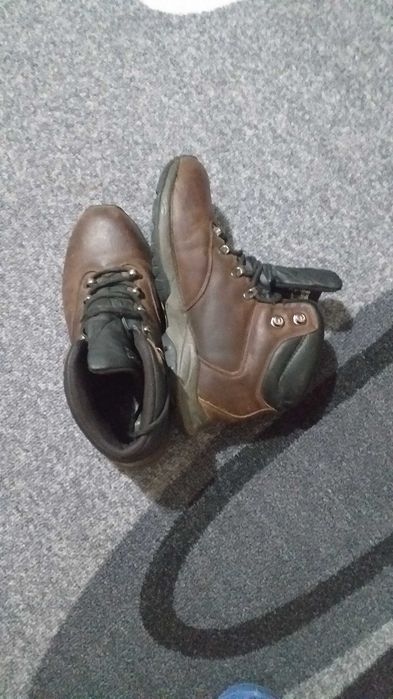 Боти номер 39 цена 15 лв,спортни обувки