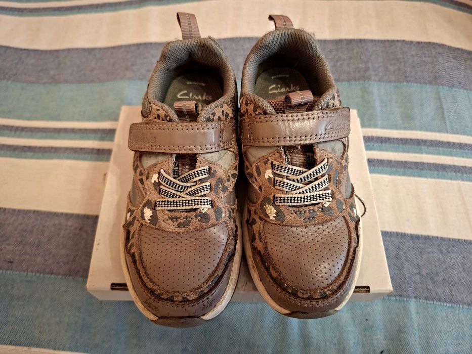 Детски обувки Clarks, р27