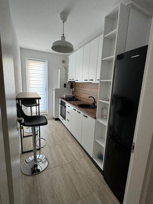 Închiriez apt 2 camere Cosmopolis