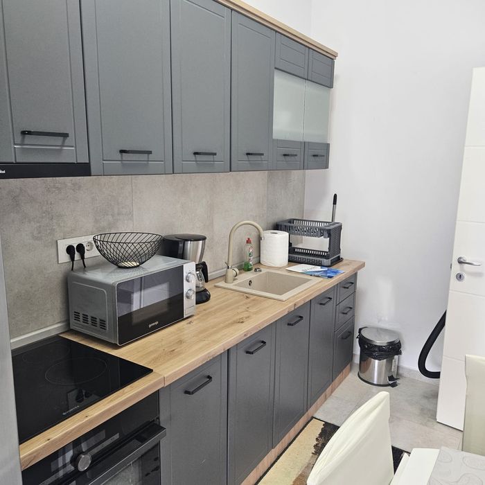 Proprietar inchiriez garsoniera parter ansamblu rezidential 420 euro