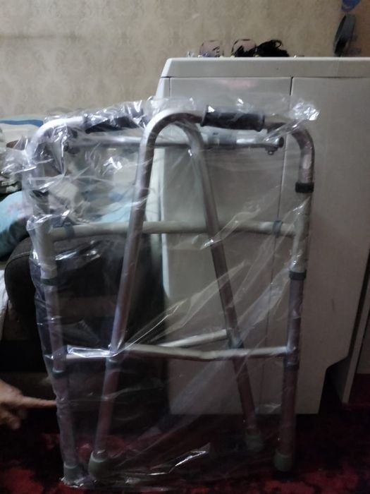 Продам ходунки новые