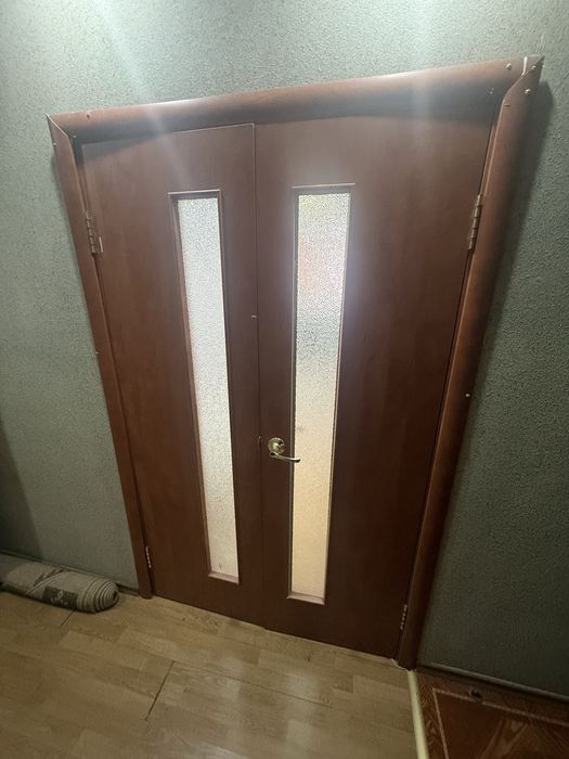 Двери продается срочно