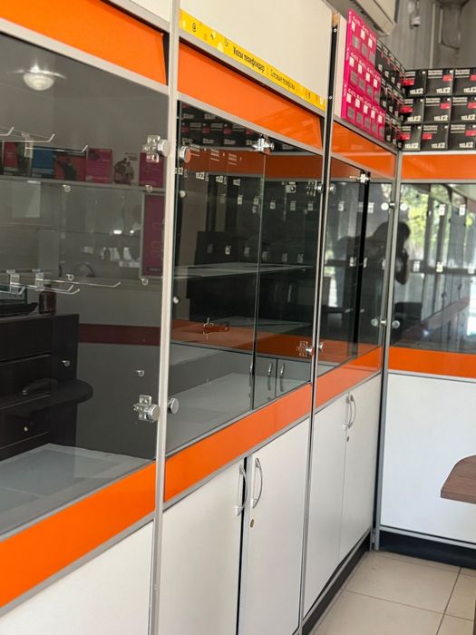 Продам витрины для магазина
