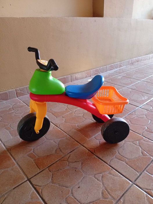 Vând bicicleta copii fara pedale