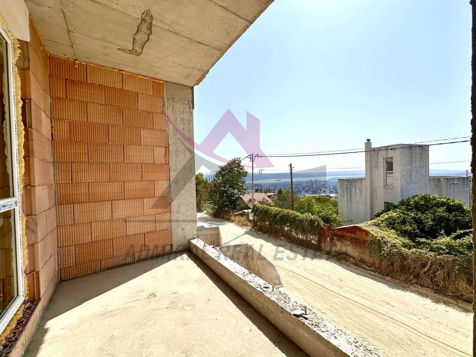 Продава се Двустаен апартамент в Варна, Възраждане 3 - 61 кв.м за 1607 €/кв.м - Снимка #8