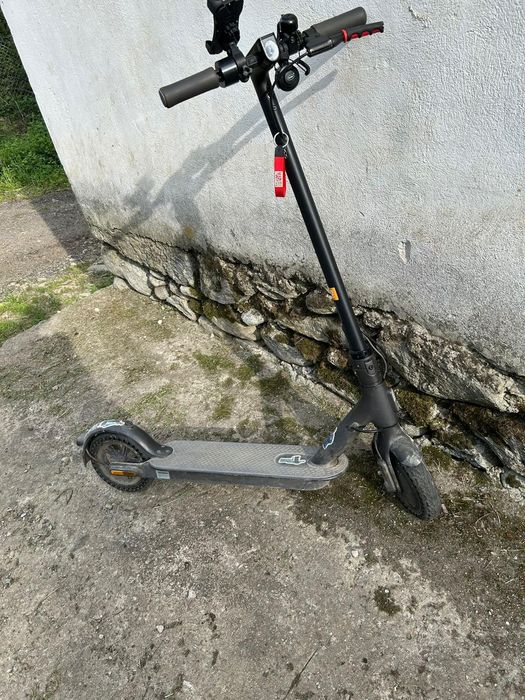 Vând trotineta Xiaomi e-scooter