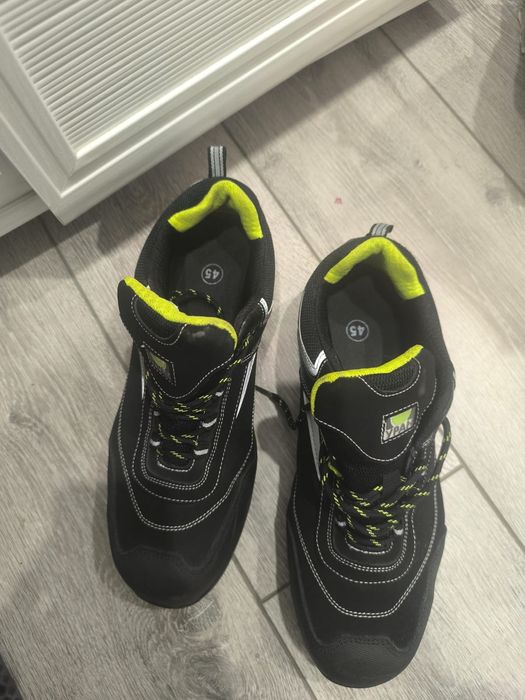 Кроссовки рабочие