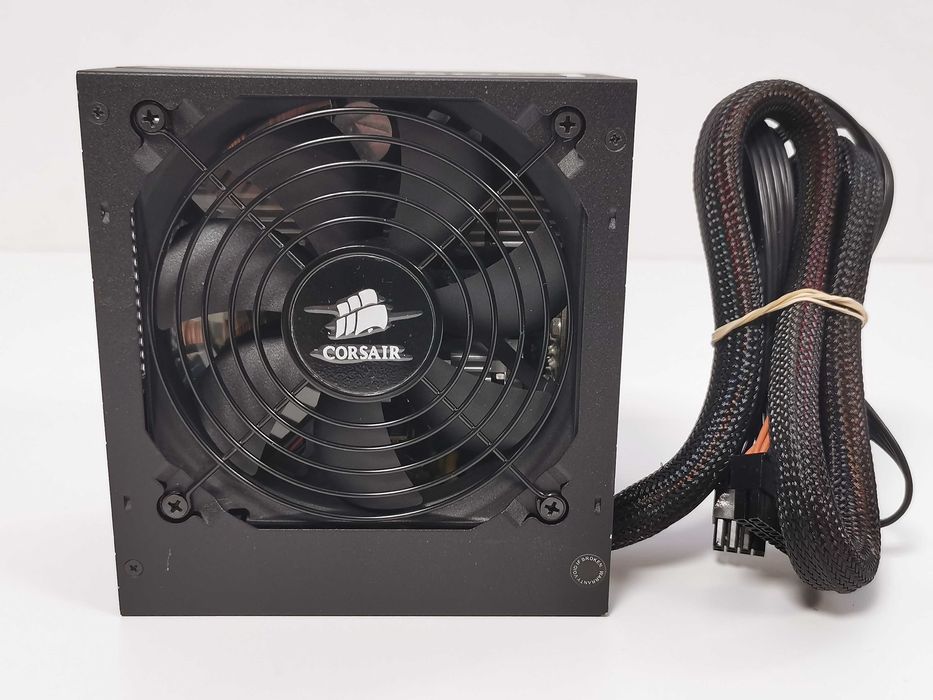 Corsair CS750M 750W полу-модулно захранване за компютър 80 PLUS Gold