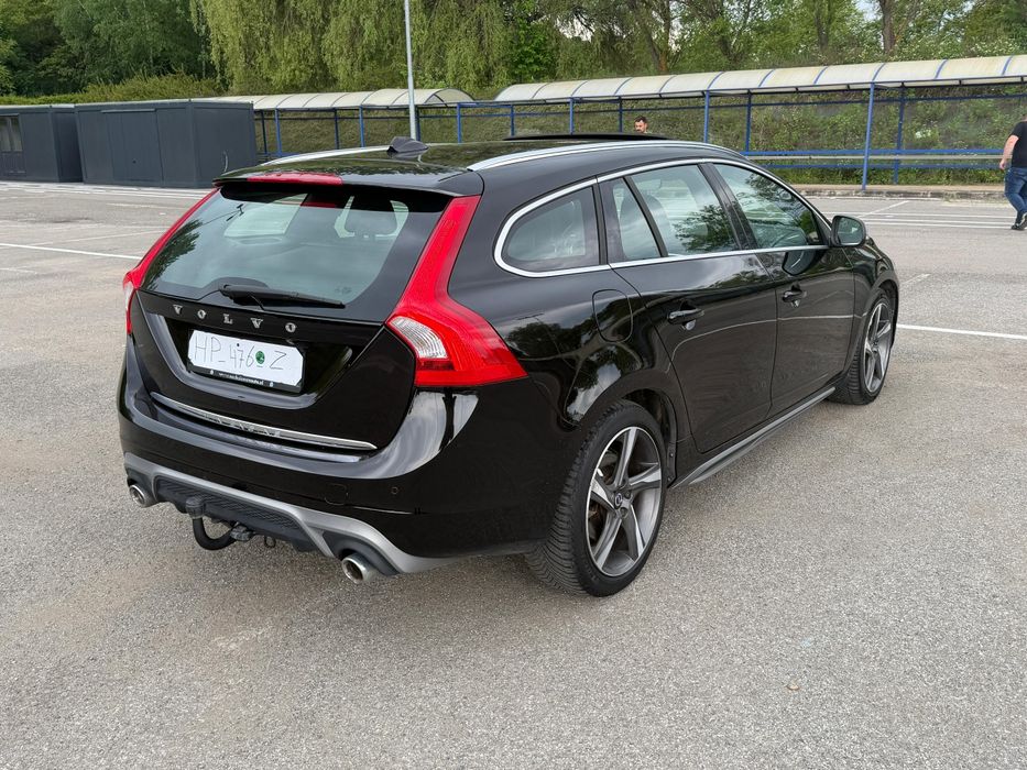 Volvo V60 //R-DESIGN// 2.4 Diesel D6 4x4 //PLUG IN HYBRID