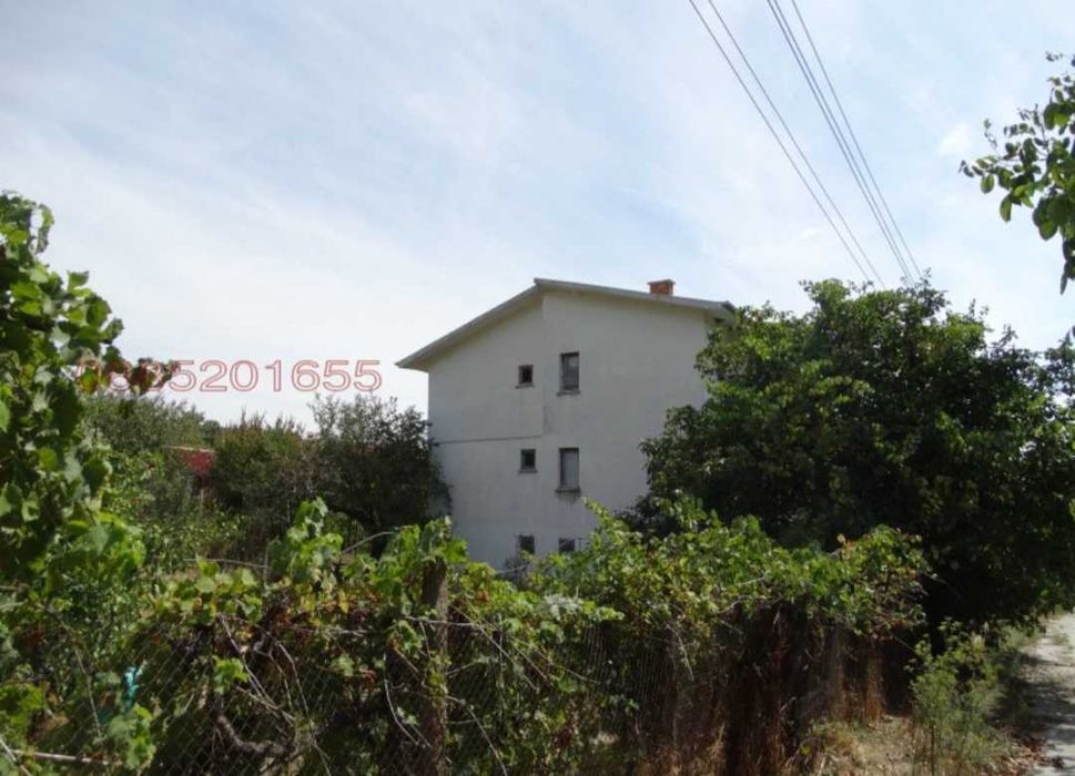 Продавам вила с.Мухово