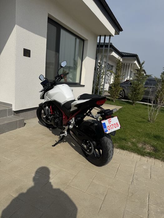 Vand Honda Hornet 750 predare leasing