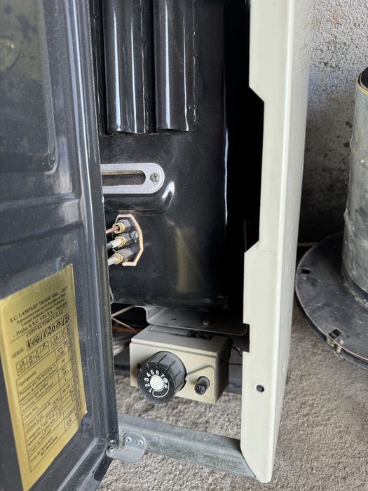 De vanzare,2 convectoare