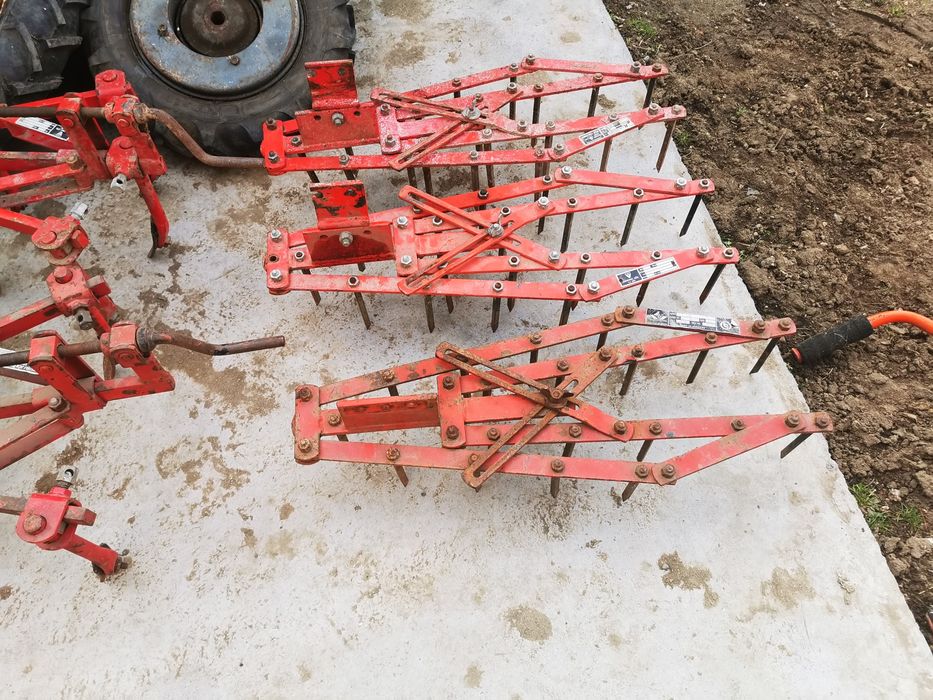 Vand plud reversibil grapa cultivator