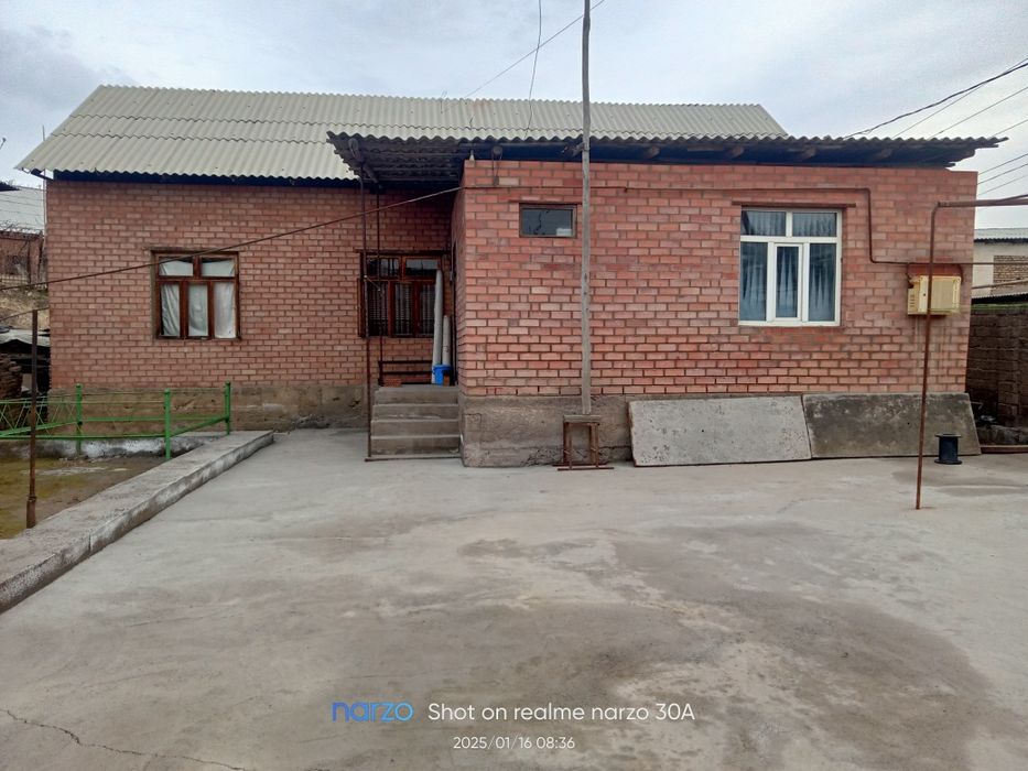 Уй сотилади 3 хона