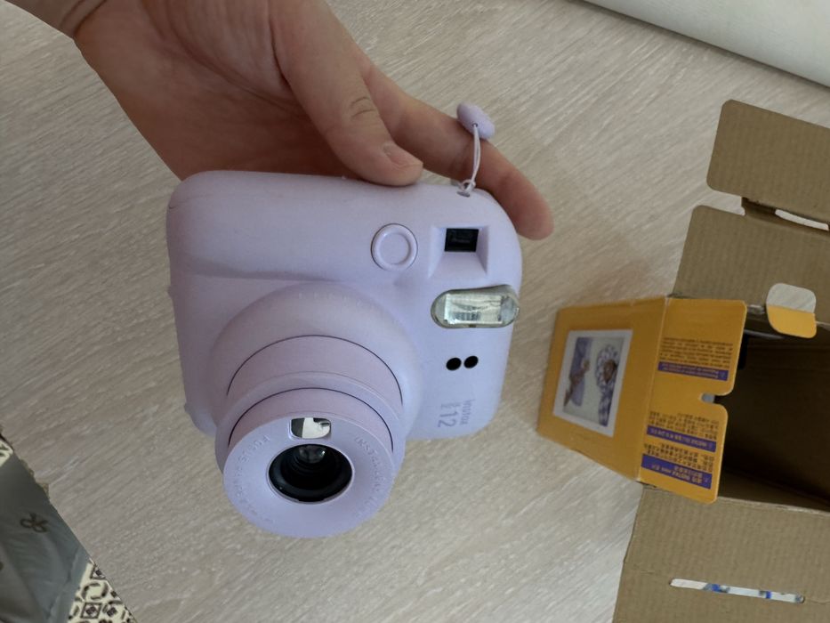 Instax Mini 12 өте жақсы күйде