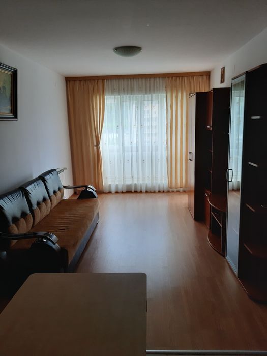 Inchiriez apartament Green Park