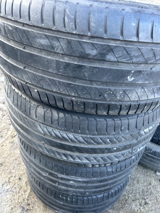 225 40 18 MIchelin primacy 4
