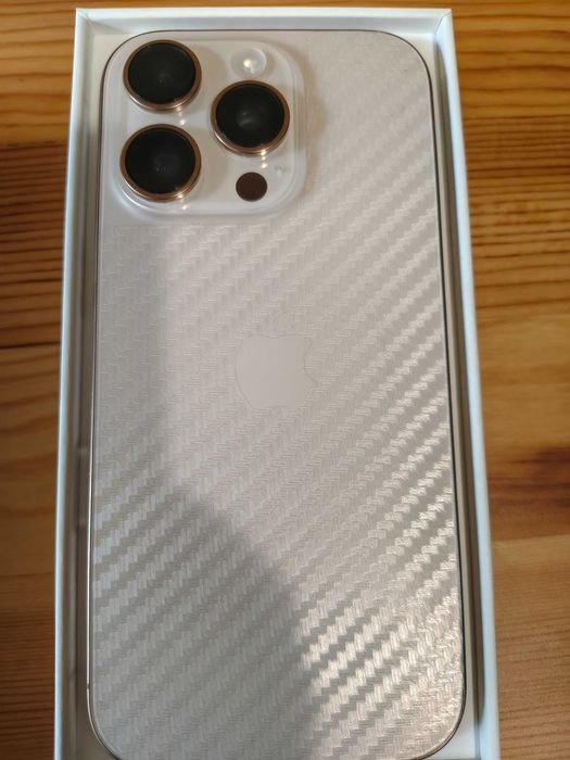 Apple iPhone 16 Pro Desert Titanium, 256 GB, Отлично състояние