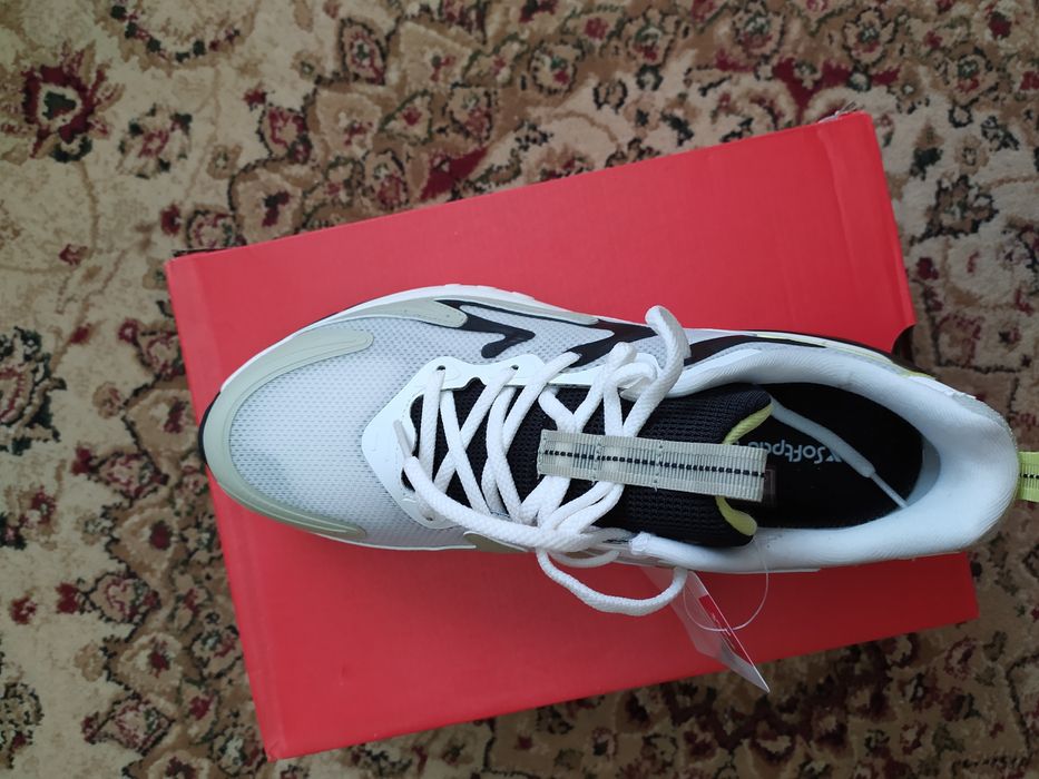 Продам кроссовки Xtep