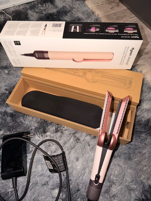 Dyson Airstrait за изправяне