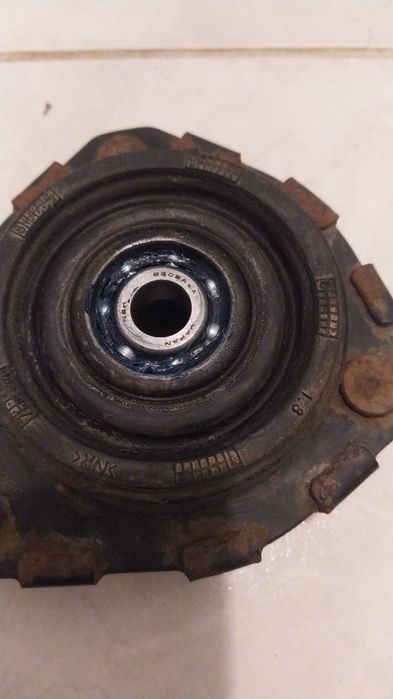 Опора передней стойки