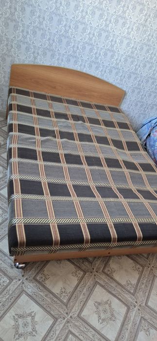 Кровать двухспальная