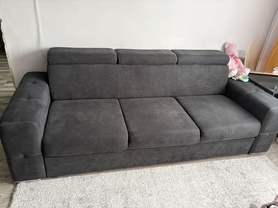 Canapea 3 locuri extensibilă