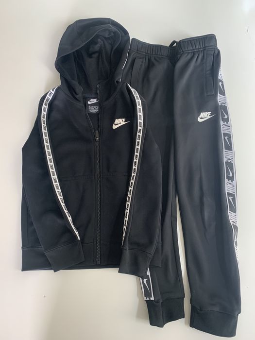 Treninguri Nike ,Adidas, bluze de trenig si geacă de vară, preturi de la 45 lei