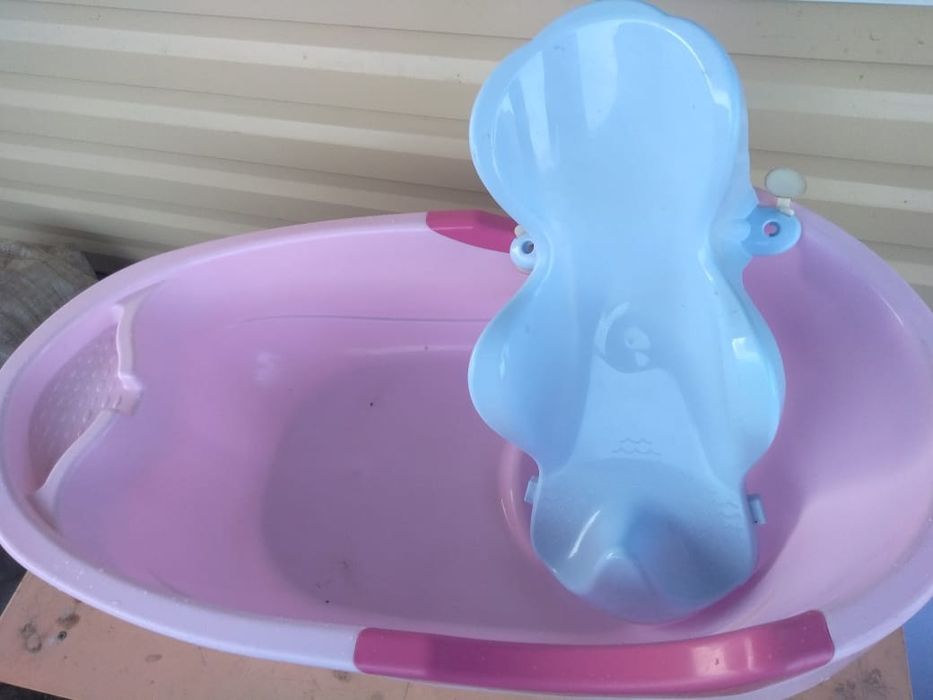 Продам ванночку для купания младенцев