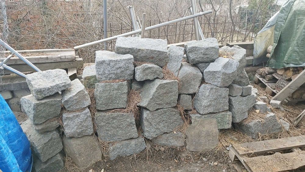 Дялан камък - дялан гранит 2,5 м/куб