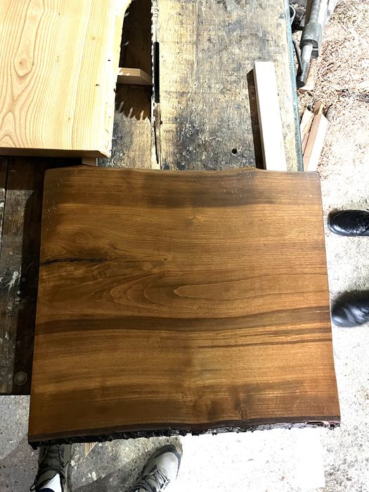 Masuta de cafea din lemn masiv realizata manual