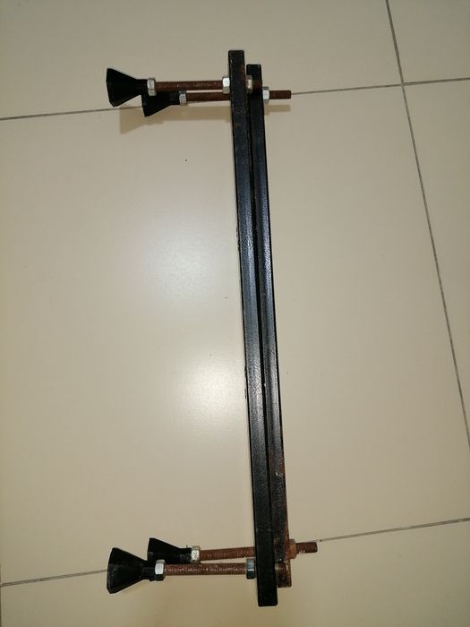 Продам ножки для акриловых ванн два комплекта в хорошем состоянии