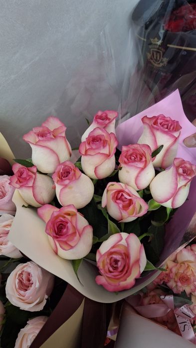 Продаются цветы разные букеты