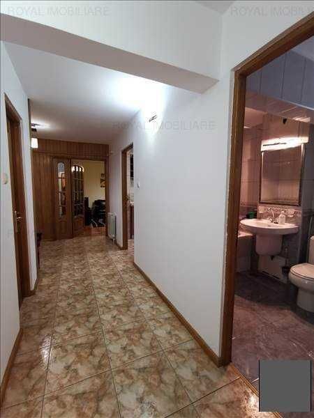 Inchiriez apartament decomandat 3 camere,ultracentral, Ploiesti