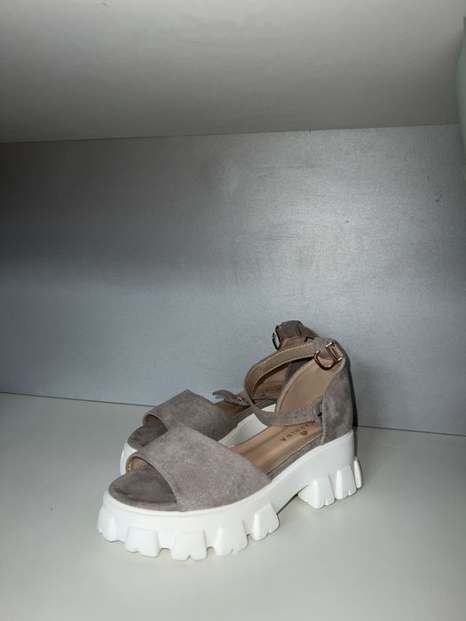 Обувь Босоножки