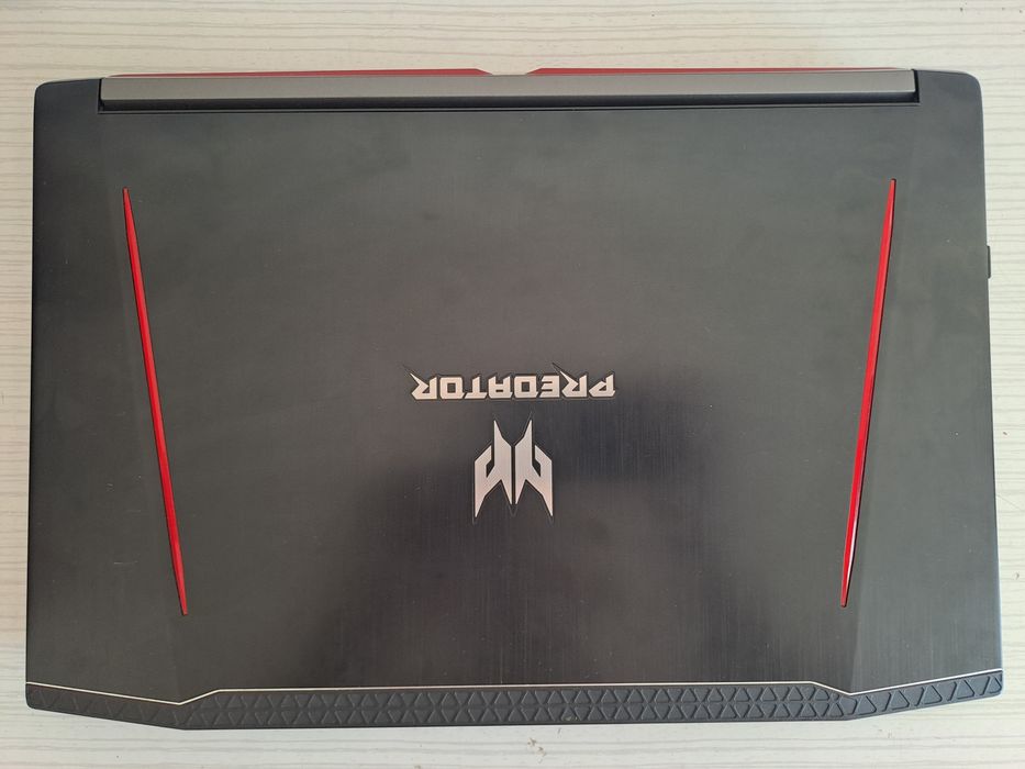 Геймърски лаптоп Acer Predator Helios 300