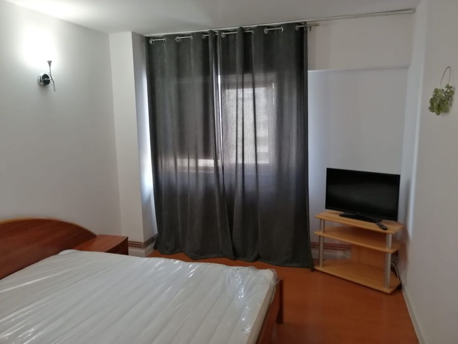 Proprietar.Apartament 3 camere ultra central.