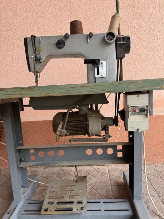 Продаётся швейная машина