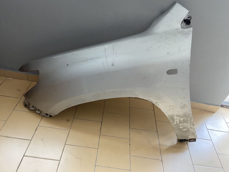 Крыло Тойота Ленд Крузер 200