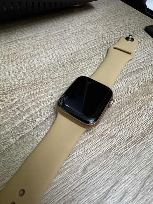 apple watch se 92% аккумулятор