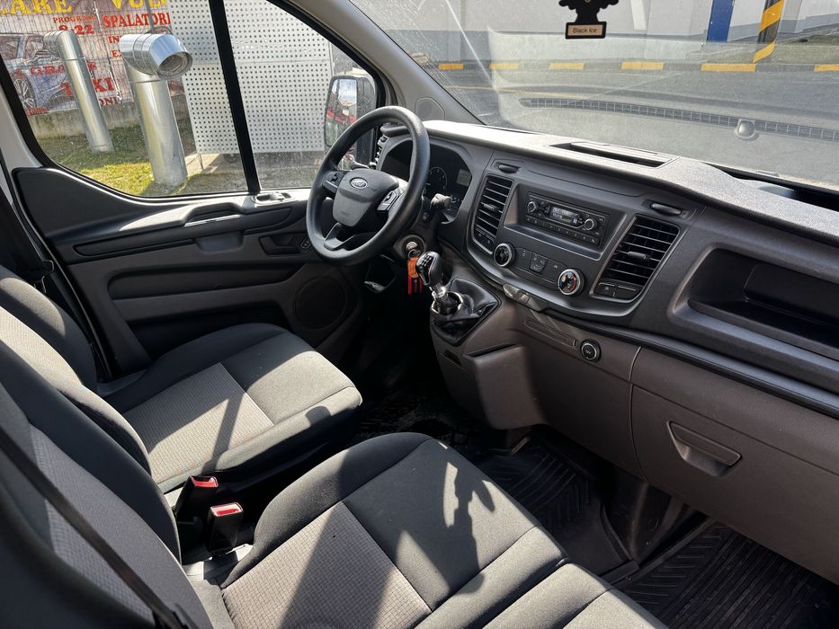 Ford Transit CUSTOM 2.0 tdci,6 locuri plus marfa,inmatriculat,an fabricatie 08.2020,euro 6