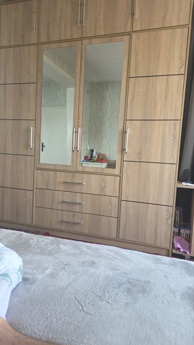 Сглобявам и монтирам мебели осветителни тела обща вътрешна потдръжка