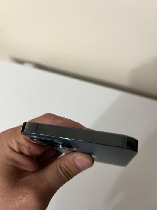 Продам Айфон 12 про макс