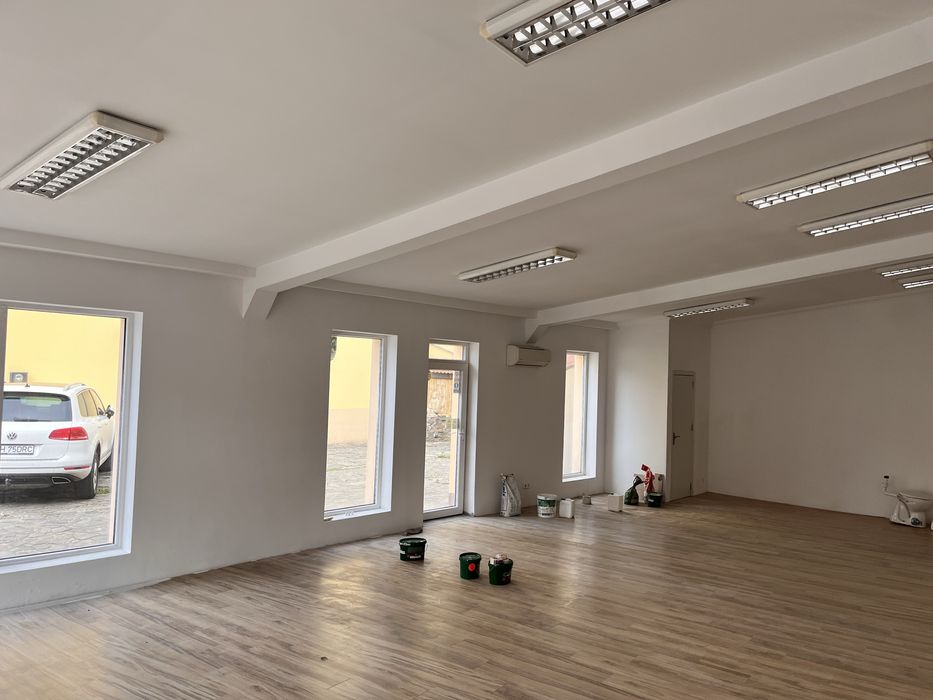 De inchiriat Spatiu comercial ,b dul decebal 39